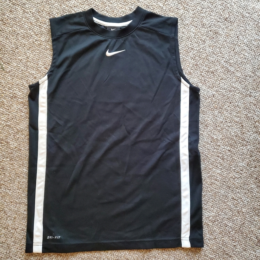 Nike Boys sleeveless shirt